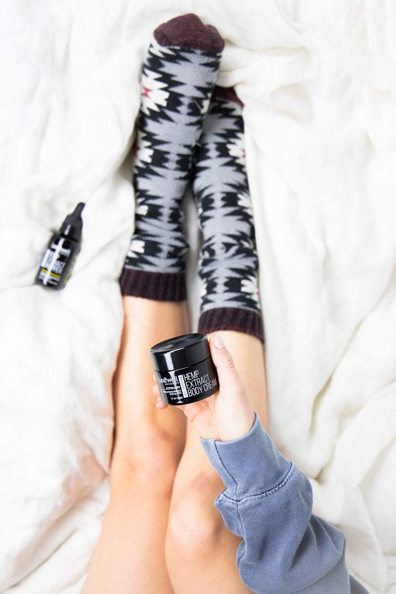 Hemp Oil For Skin: Top Benefits and Use Guide